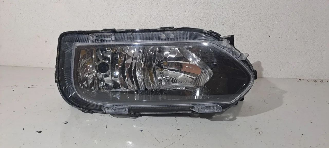 Farol Kwid 2022/2024 lado direito COM DETALHE 