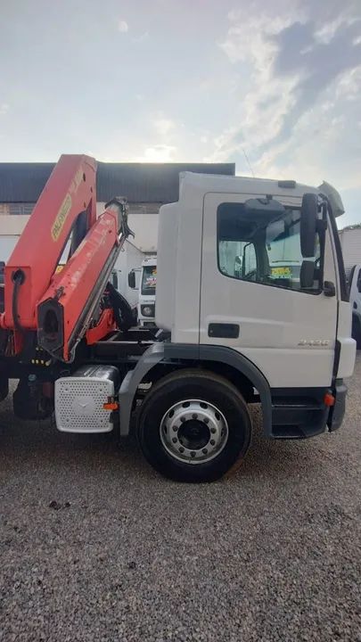 MBENZ ATEGO 2426  MUNCK GUINDASTE MADAL PALFINGER PKB 15 500 - Foto 4