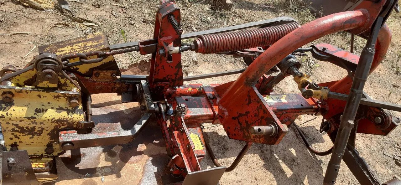 Vende-se ou troca segadeira de forragem - Foto 2