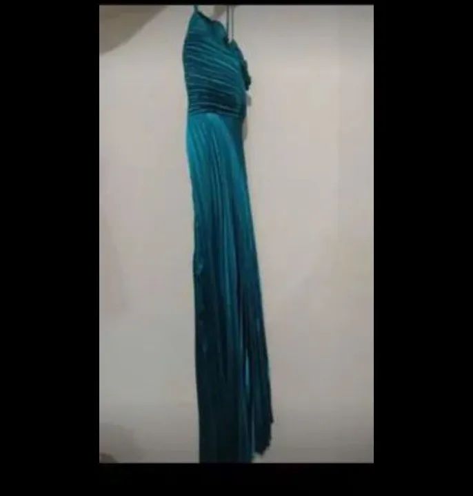 Vestido longo de festa vem com Echarp Verde .  - Foto 4