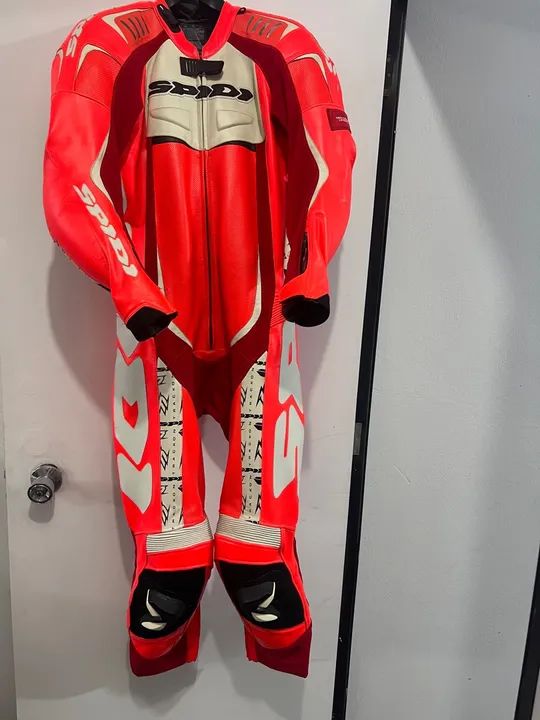 Macacão de Couro Spidi couro d canguru com camel back no cupim  - Foto 4