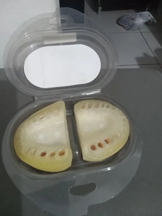 Vendo um manequim odontológico 