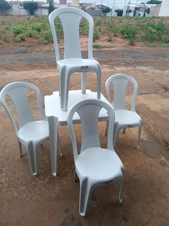 Conjunto Cadeiras e Mesas novos. - Foto 2
