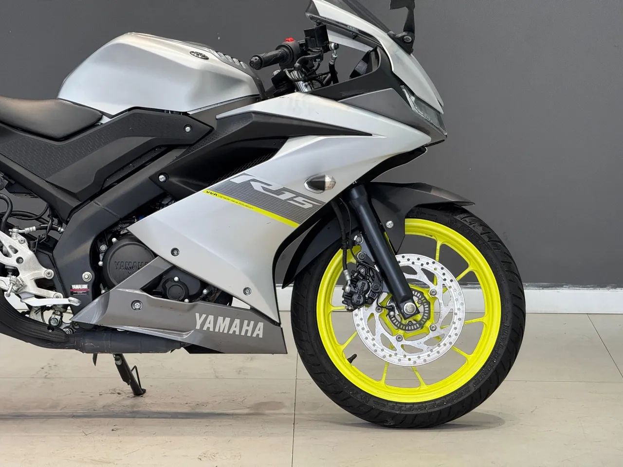 Yamaha YZF R15 ABS 2024 - Foto 3