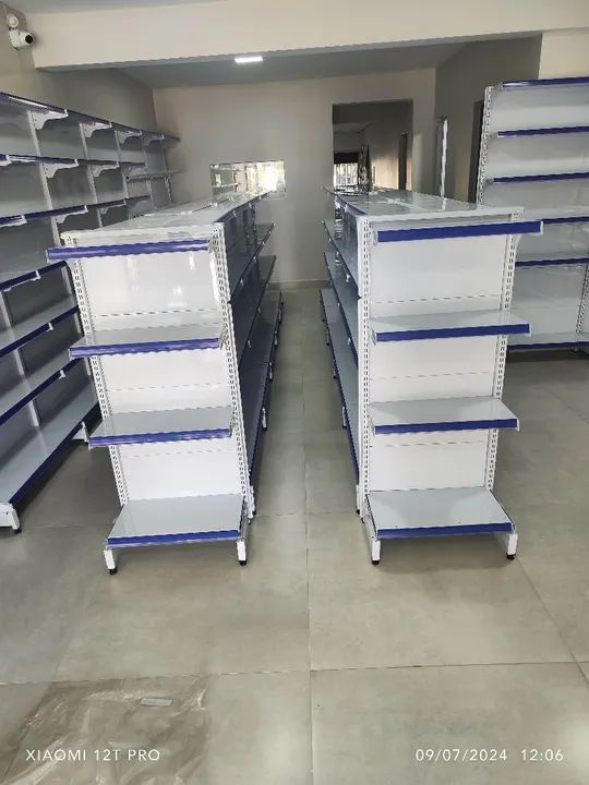 Instalação Para Farmácia Gôndolas e Balcões  - Foto 4