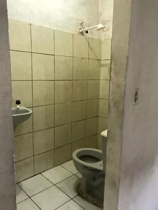 Aluga-se Quarto com banheiro para solteiro  - Foto 2