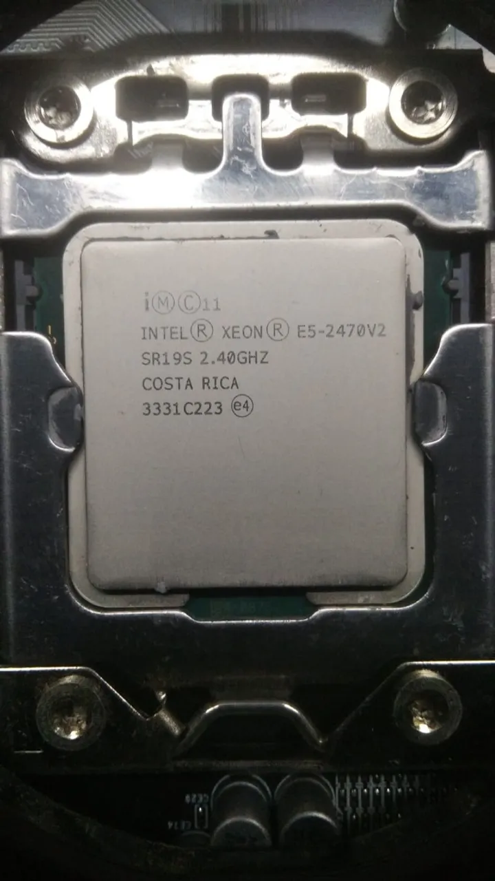 Kit Xeon E5-2470v2 + Placa-mãe X79A LGA 1356 + 16GB DDR3 Ótimo Estado