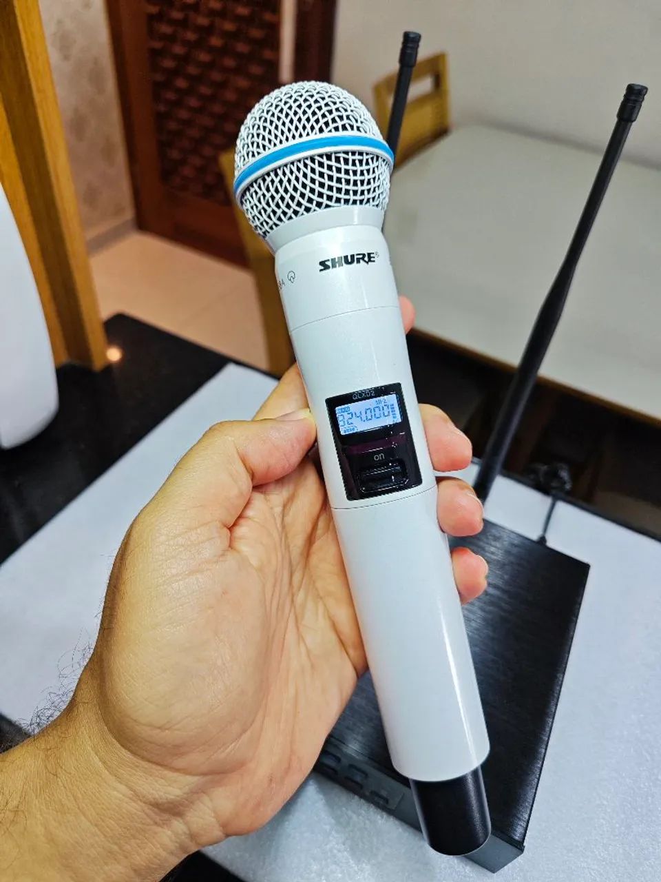 MICROFONE SHURE QLXD4 BRANCO - Foto 2