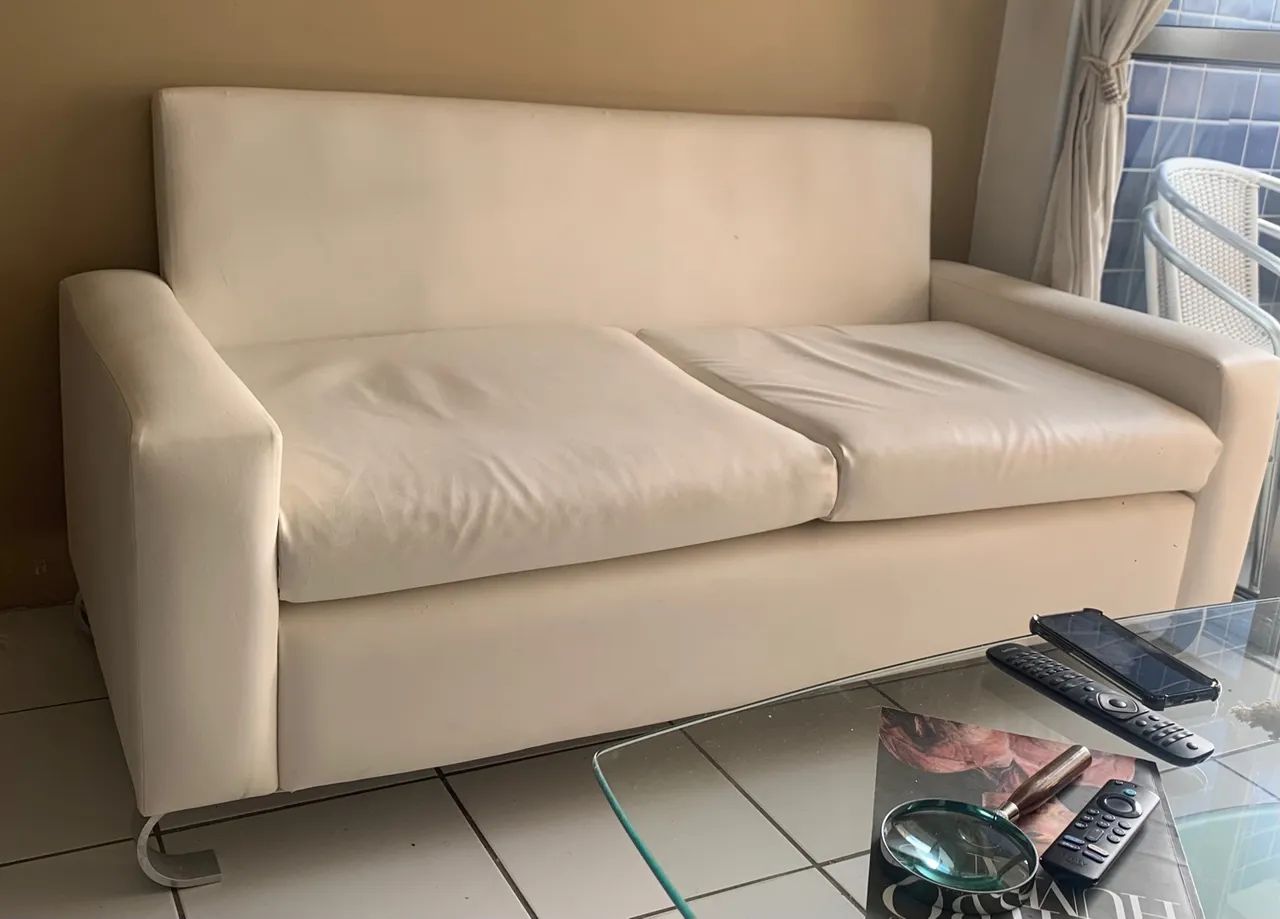 Sofá de 2 lugares em couro branco - Foto 3