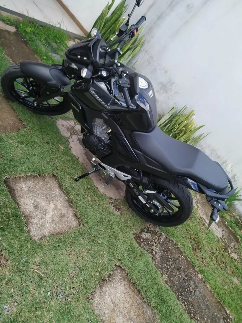 Moto YAMAHA fz15 preta / 2023