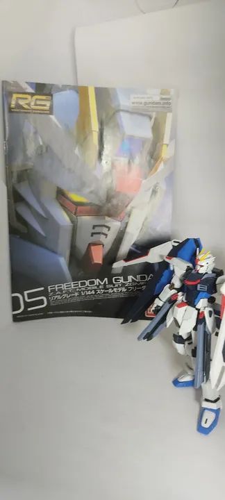 Freedom Gundam - 1/144 - Bandai - Foto 4