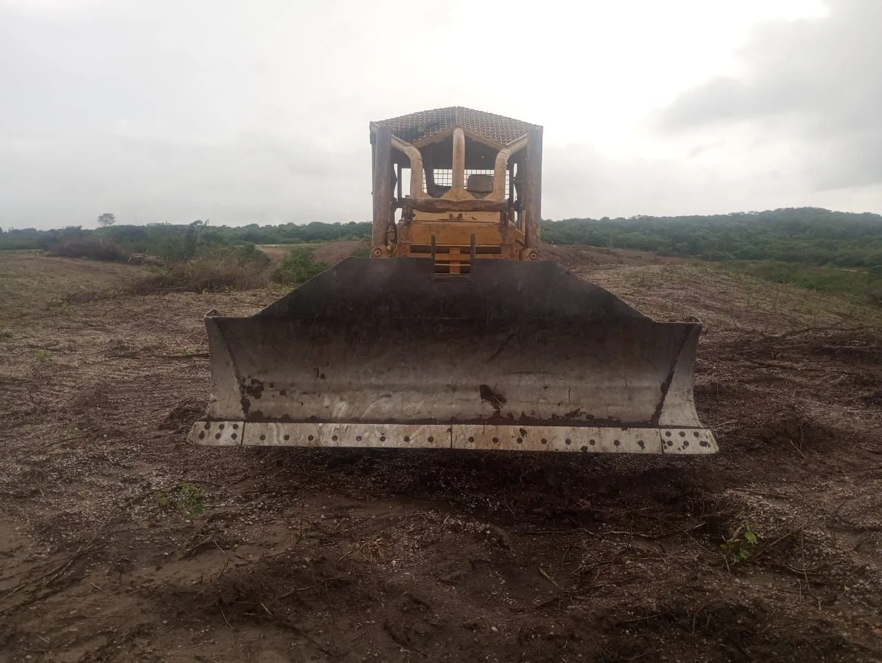 Vendo trator de esteira D5
