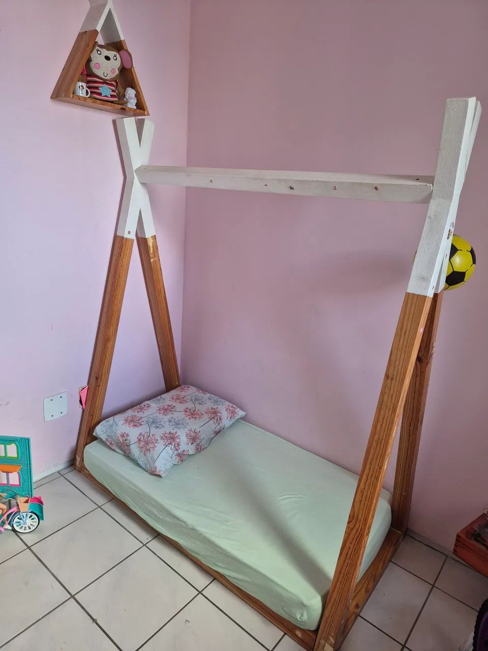Cama montessoriana + colchão + prateleiras - Foto 3