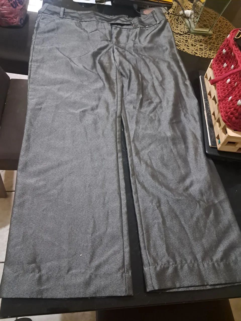 Vende-se calça capri cor grafite  em ótimo estado 