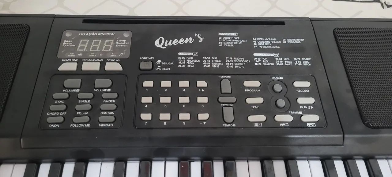 Teclado Queens com defeito64728350639617122