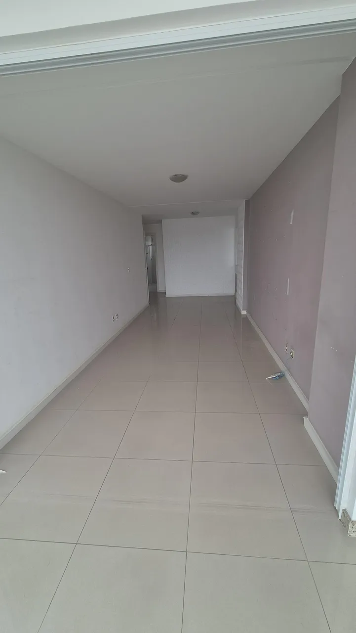ALugo amplo 2 quartos sendo 1 suite com 2 varandas com fechamento