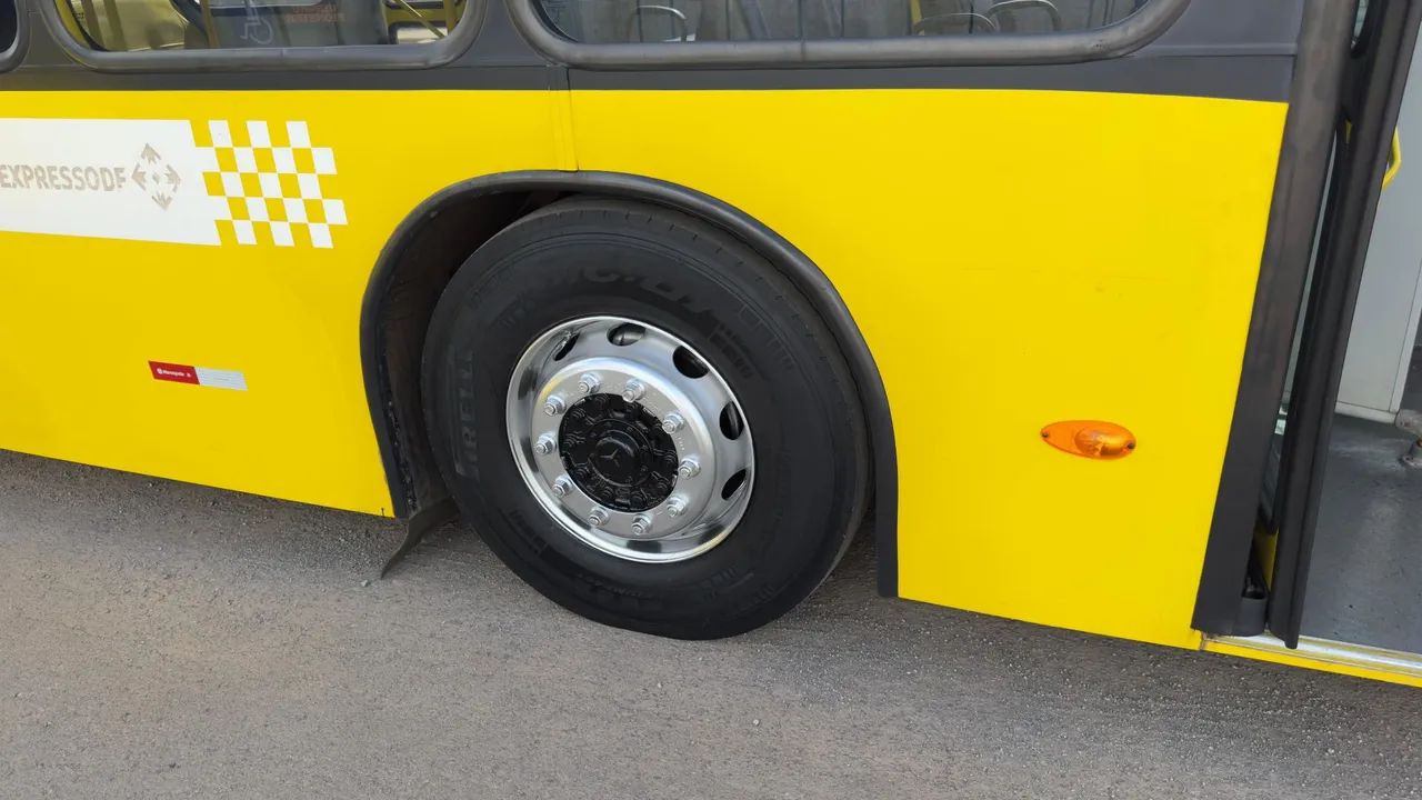Ônibus em ótimo estado - Foto 2