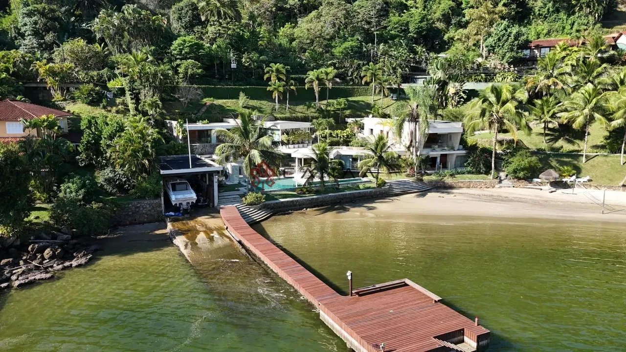 Mansão Pé na Areia para Temporada em Angra dos Reis/RJ