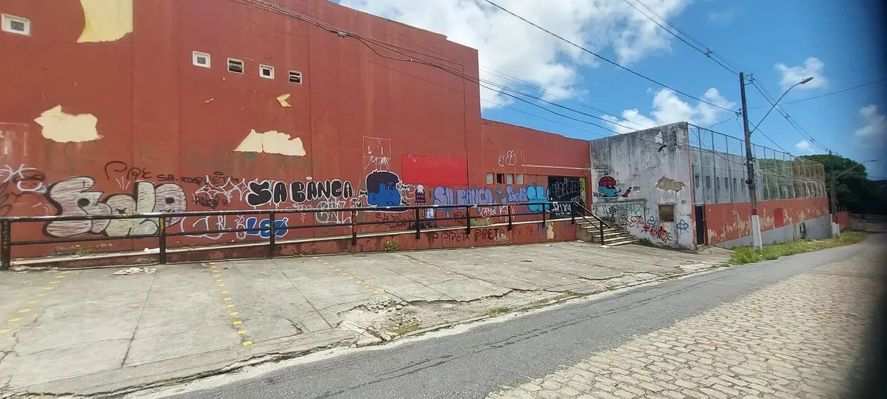 Imóvel para venda tem 2800 metros quadrados em Gruta de Lourdes - Maceió - AL
