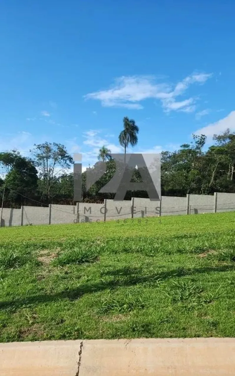 Terreno em condomínio fechado, com 137 metros, Clube Life Granja Viana - Cotia