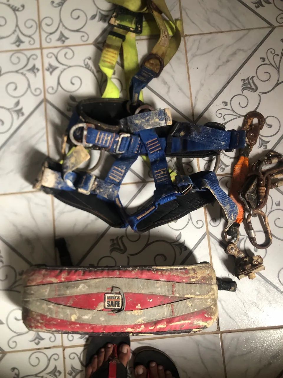 Harness and seatboard for rope access and some carabiners