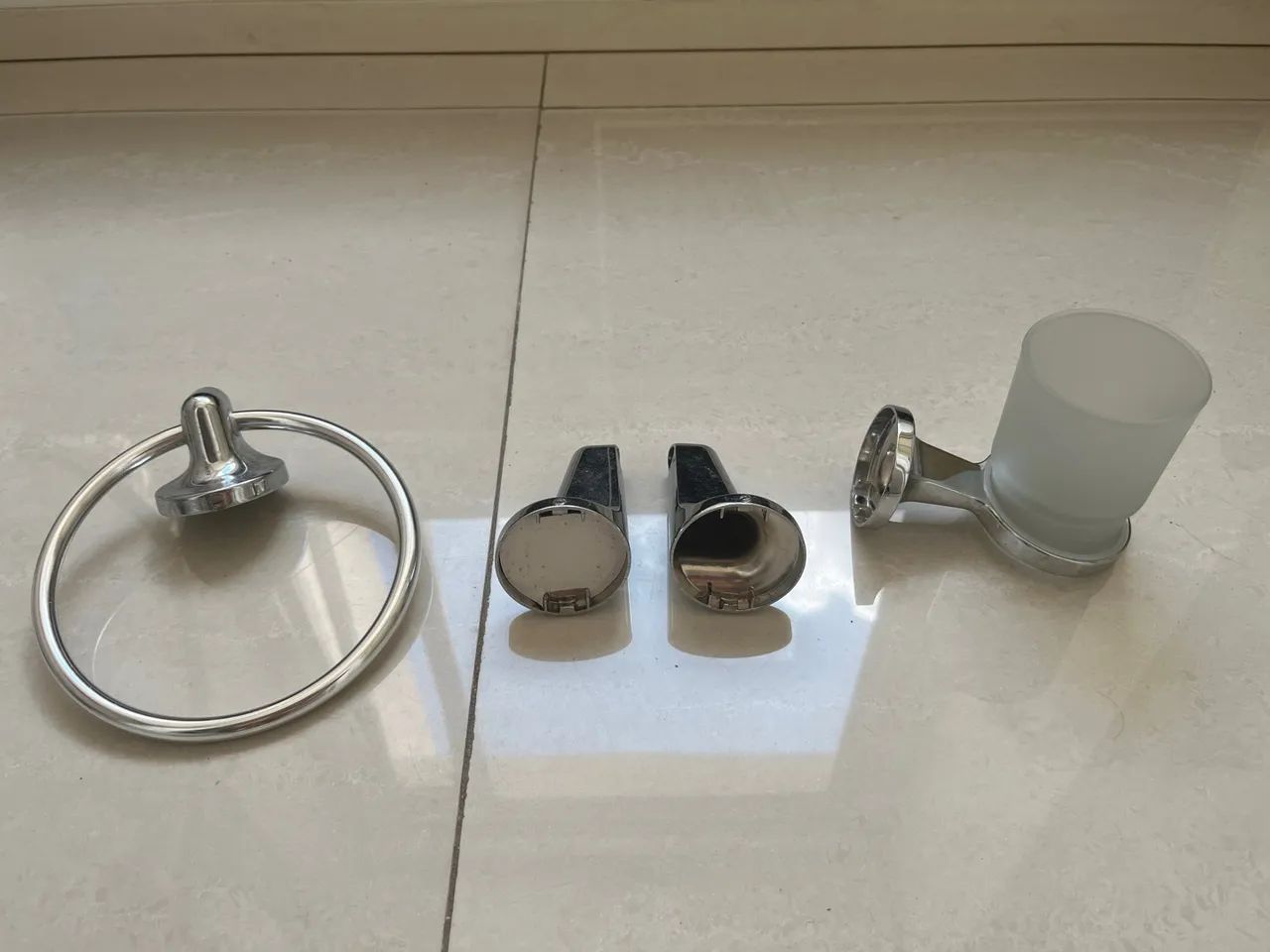 Kit de Acessórios para Banheiro toalha, copo, porta toalha  - Foto 2