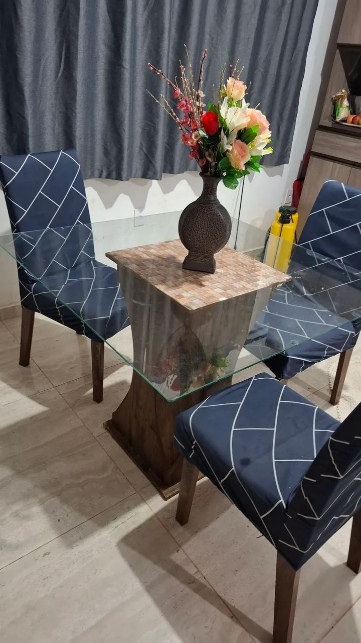 Mesa de Jantar em Vidro com Tampo de Mosaico