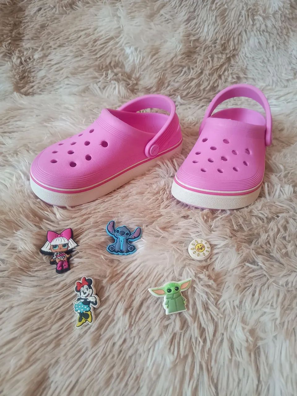 Crocs Rosa com Acessórios Charmosos ( original)
