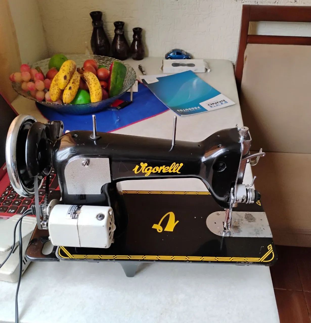 Máquina de Costura Vigorelli antiga - Foto 2