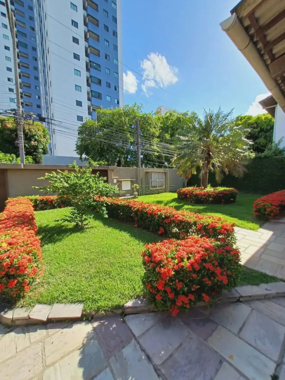 Imóvel para venda possui 210 metros quadrados com 3 quartos em Caxangá - Recife - PE