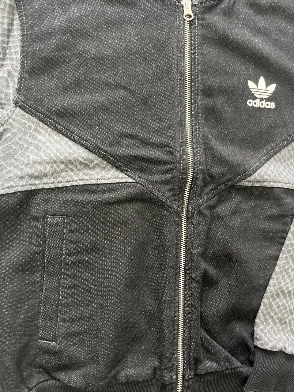Casaco Adidas cinza e preto - Foto 3