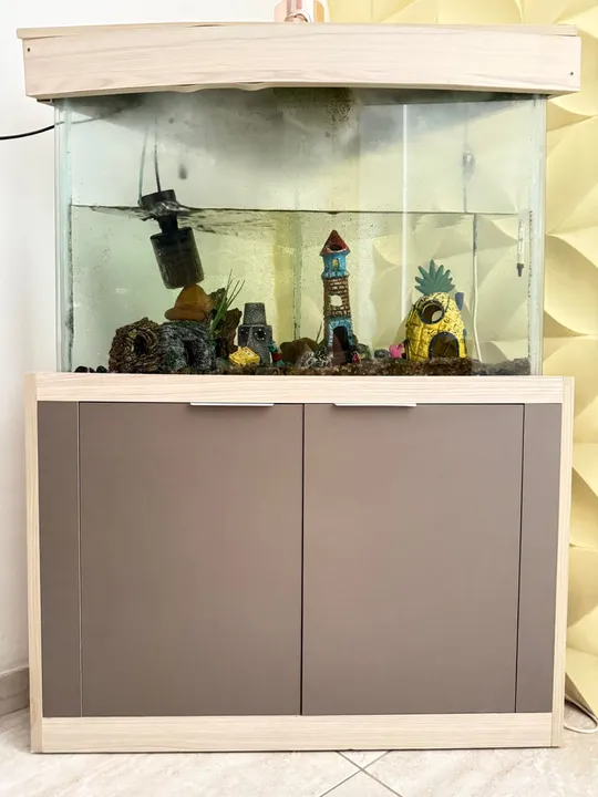Vendo aquário de canto de parede