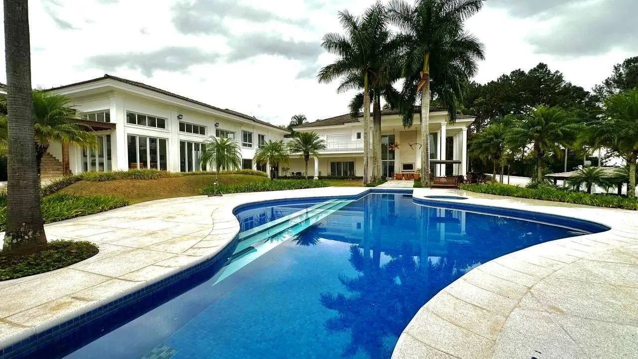 Casa de alto padrão à venda em condomínio fechado - Atibaia