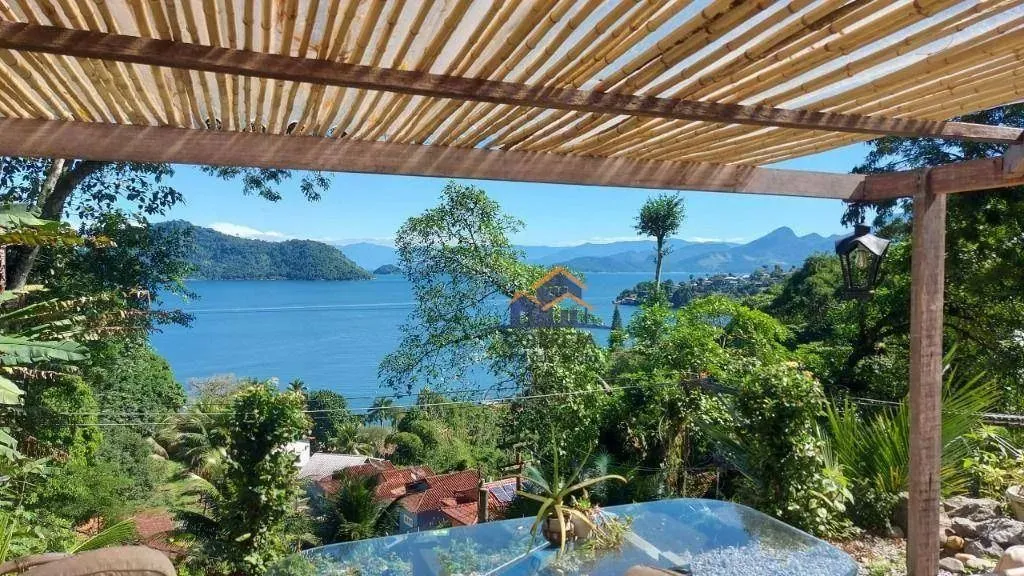 Casa na- Vila Velha - Angra dos Reis/RJ a venda por 2 milhões