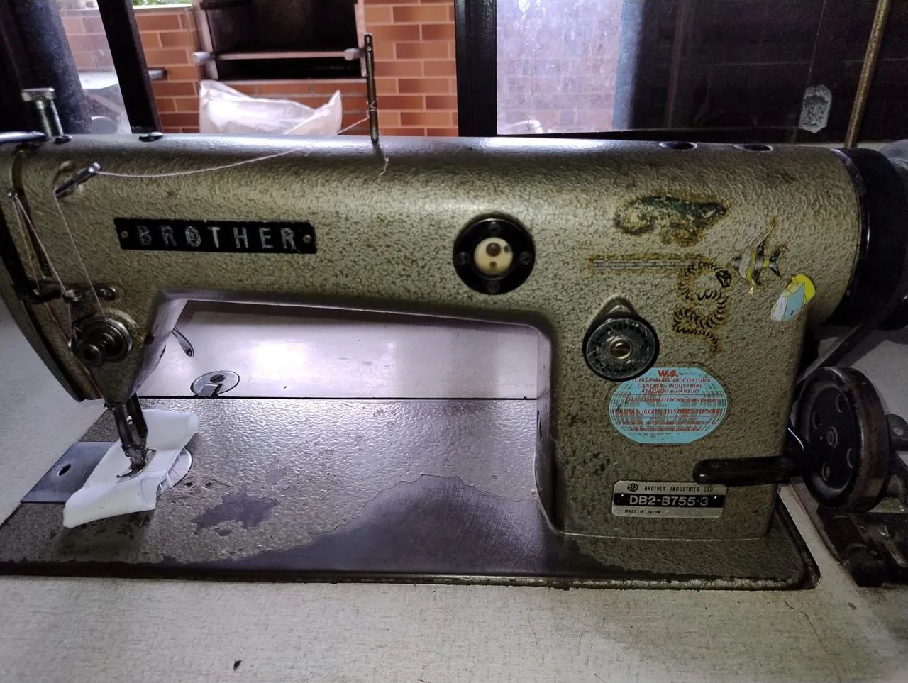 Máquina de costura industrial Brother reta usada - Foto 3