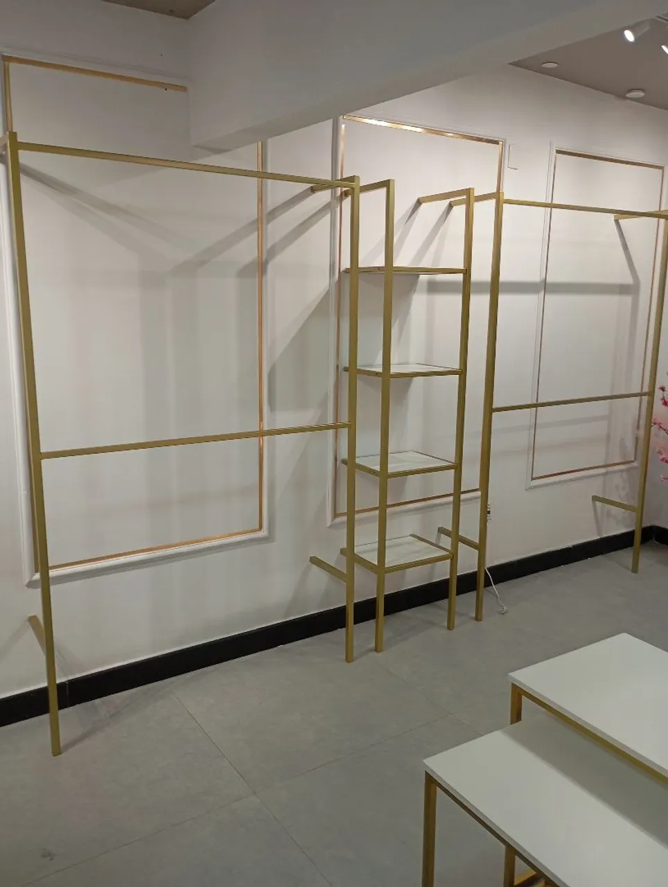 Araras e Estantes para Loja ou Closet
