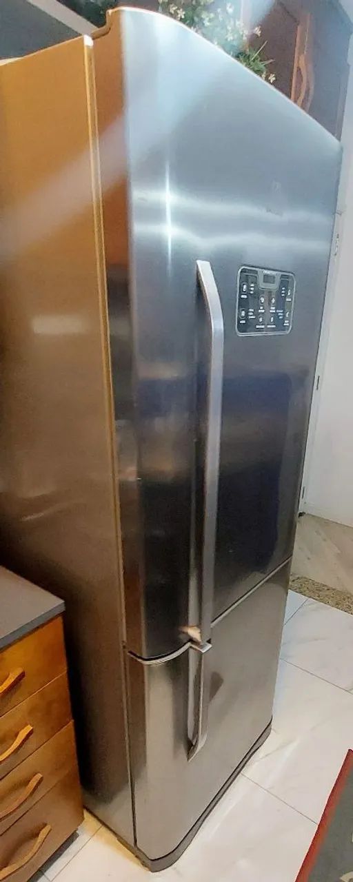Defeito: Geladeira DB53X Electrolux Inverse Frost Free - Foto 4