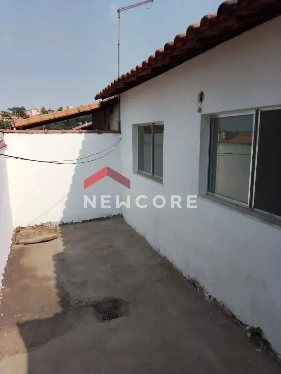 Casa em Avenida Oscar Niemeyer - São Pedro - Esmeraldas/MG