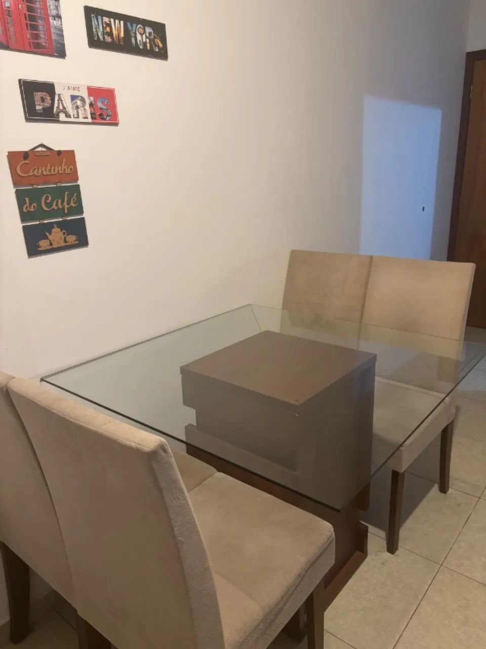 Mesa de jantar de vidro