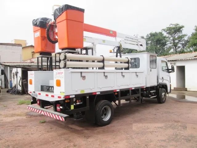 Alugo Caminhão Volkswagen 11/180 2019 - cesto Aéreo duplo, 13 mts Isolado para 46KV - Foto 2