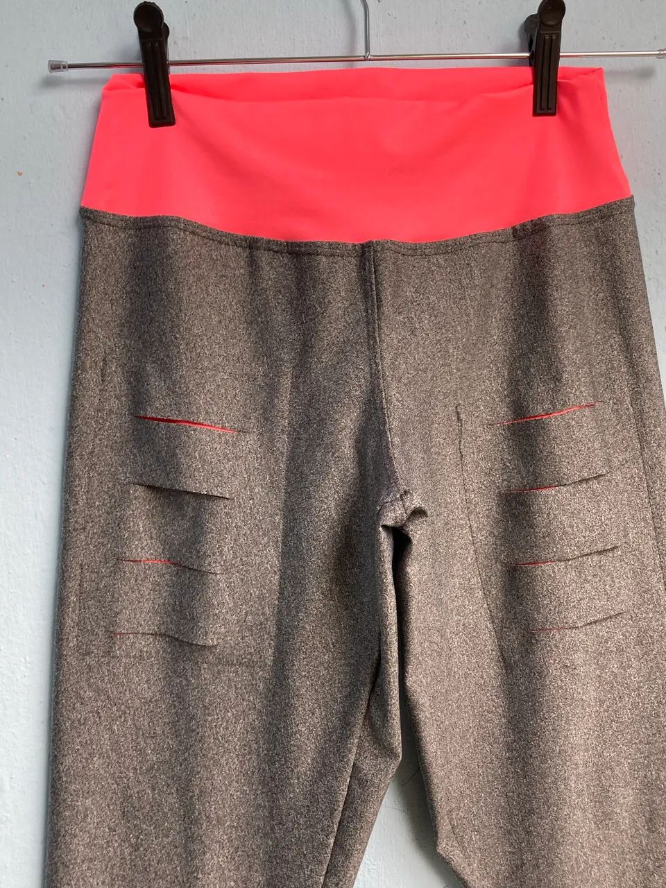Calça Leggin Feminina de Academia Cinza e Rosa, Tam P(Nova) - Foto 2
