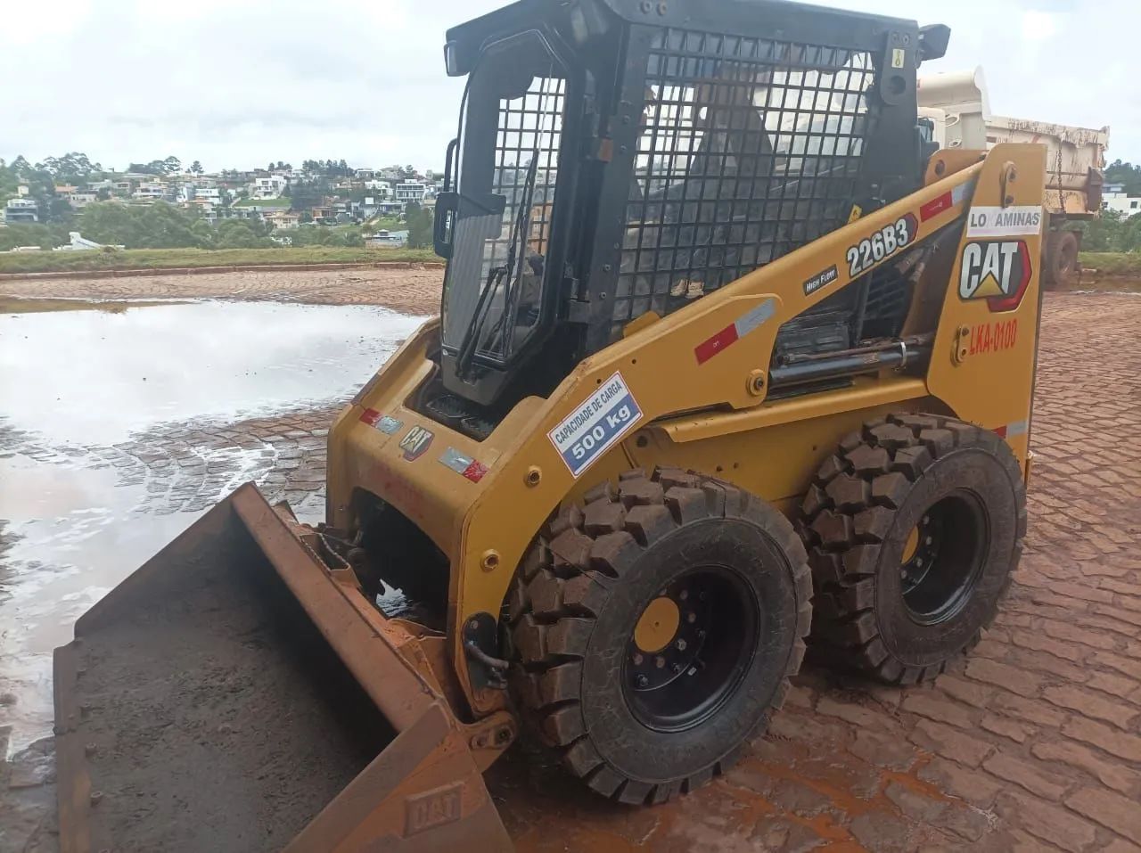 Mini carregadeira CAT - Foto 6