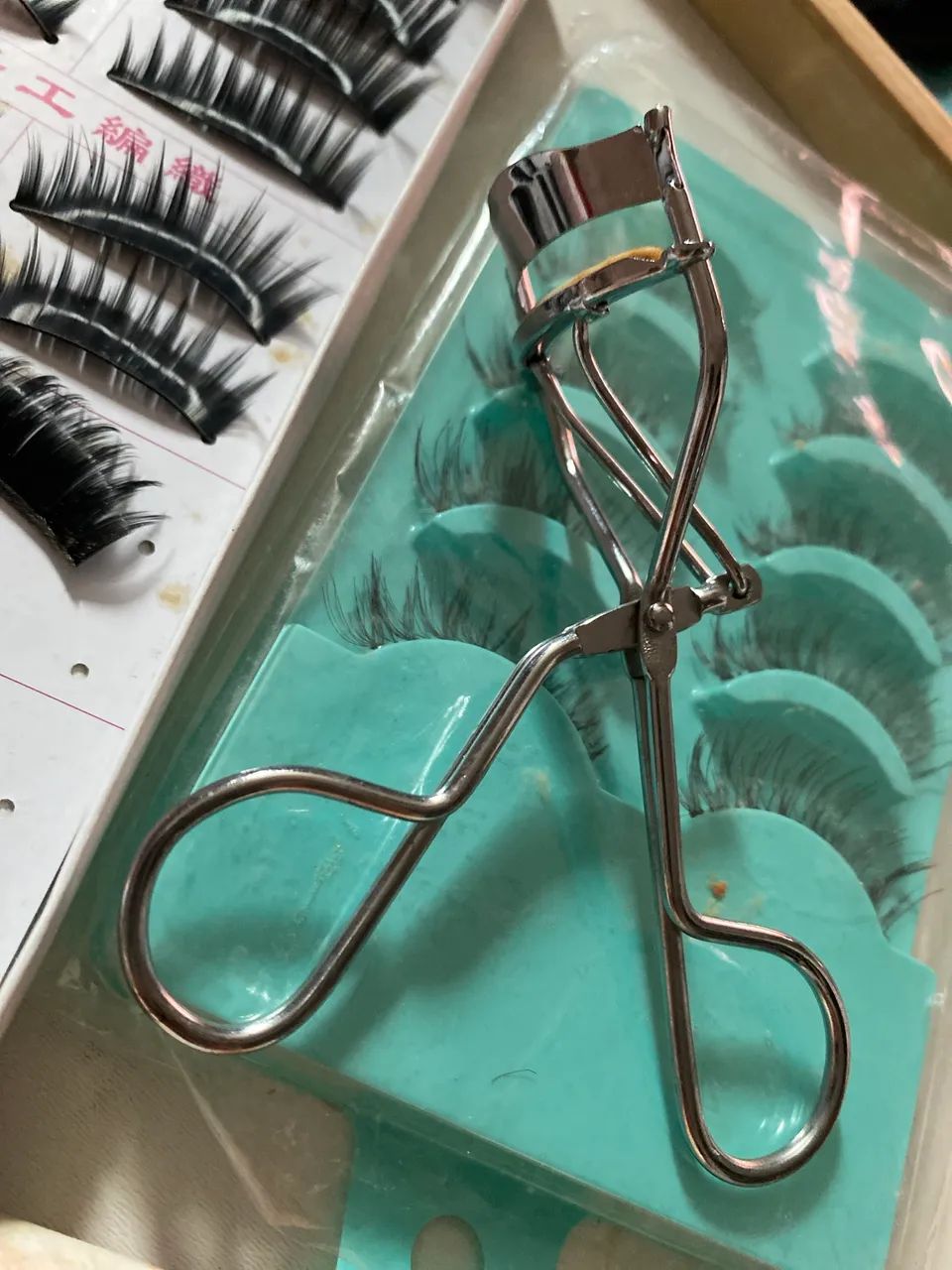 Cílios postiços kit com 3 tipos vai com apertador  - Foto 5