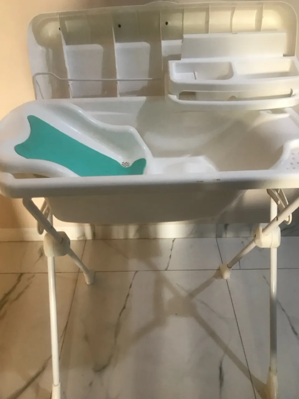 Banheira de bebê com trocador