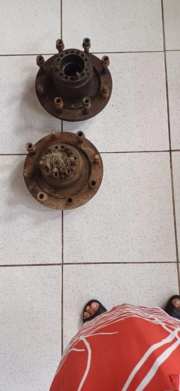 Cubos de roda de caminhão 1113