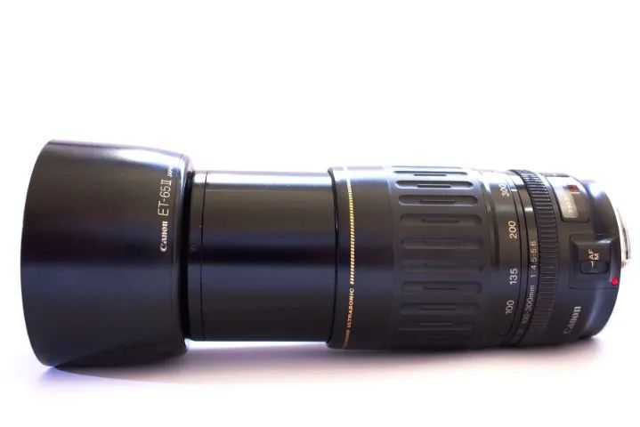 Lente Canon EF 100-300 F4.5-5.6 USM - Acessórios para