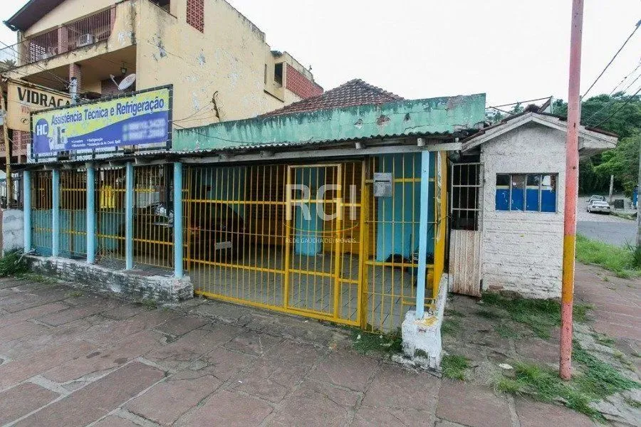 Casa Comercial para Venda - 300m², 3 dormitórios, 3 vagas - Partenon