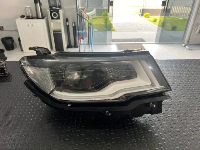 FAROL JEEP COMPASS L.D SEM XENON 