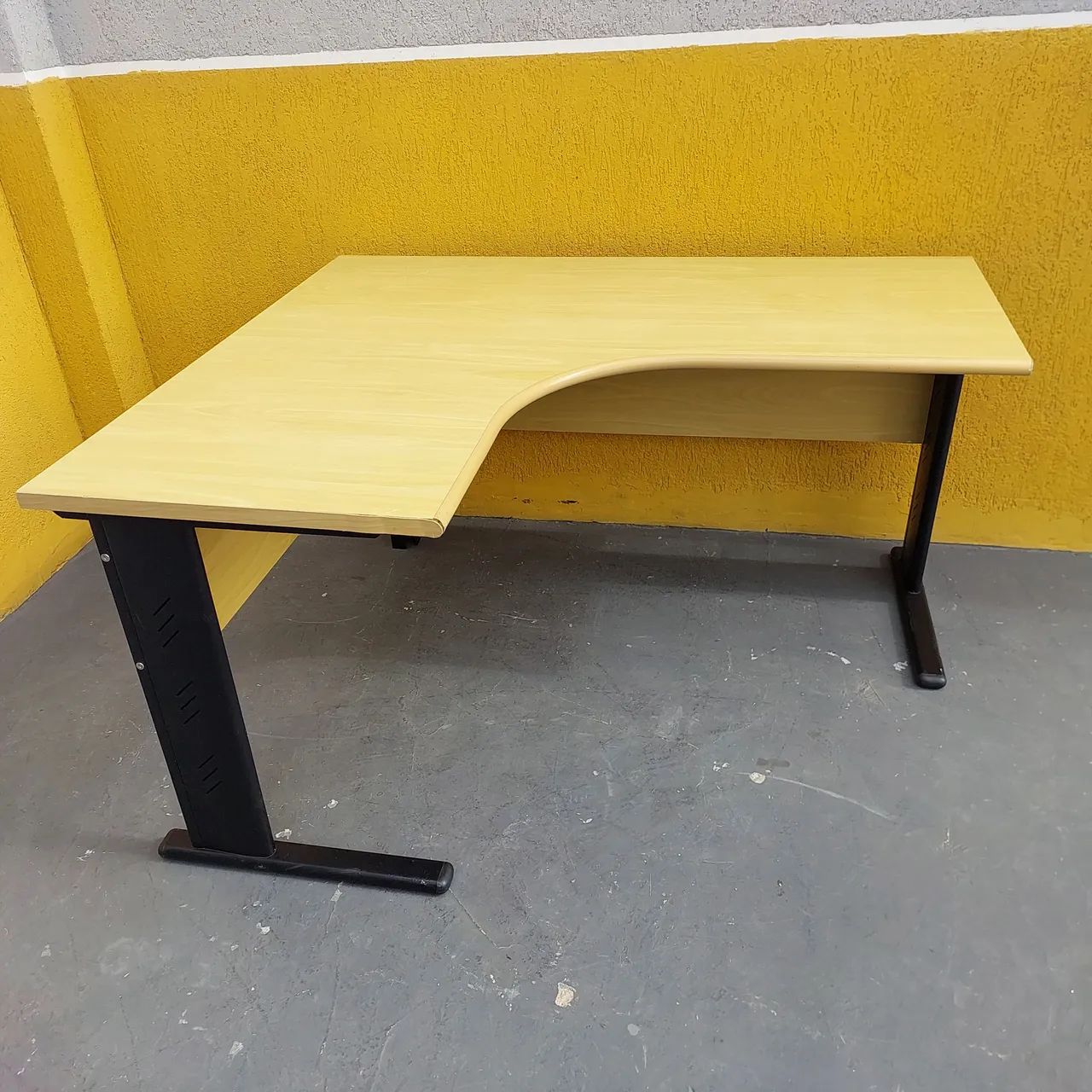 Mesa de Escritório em L marfim - Foto 3