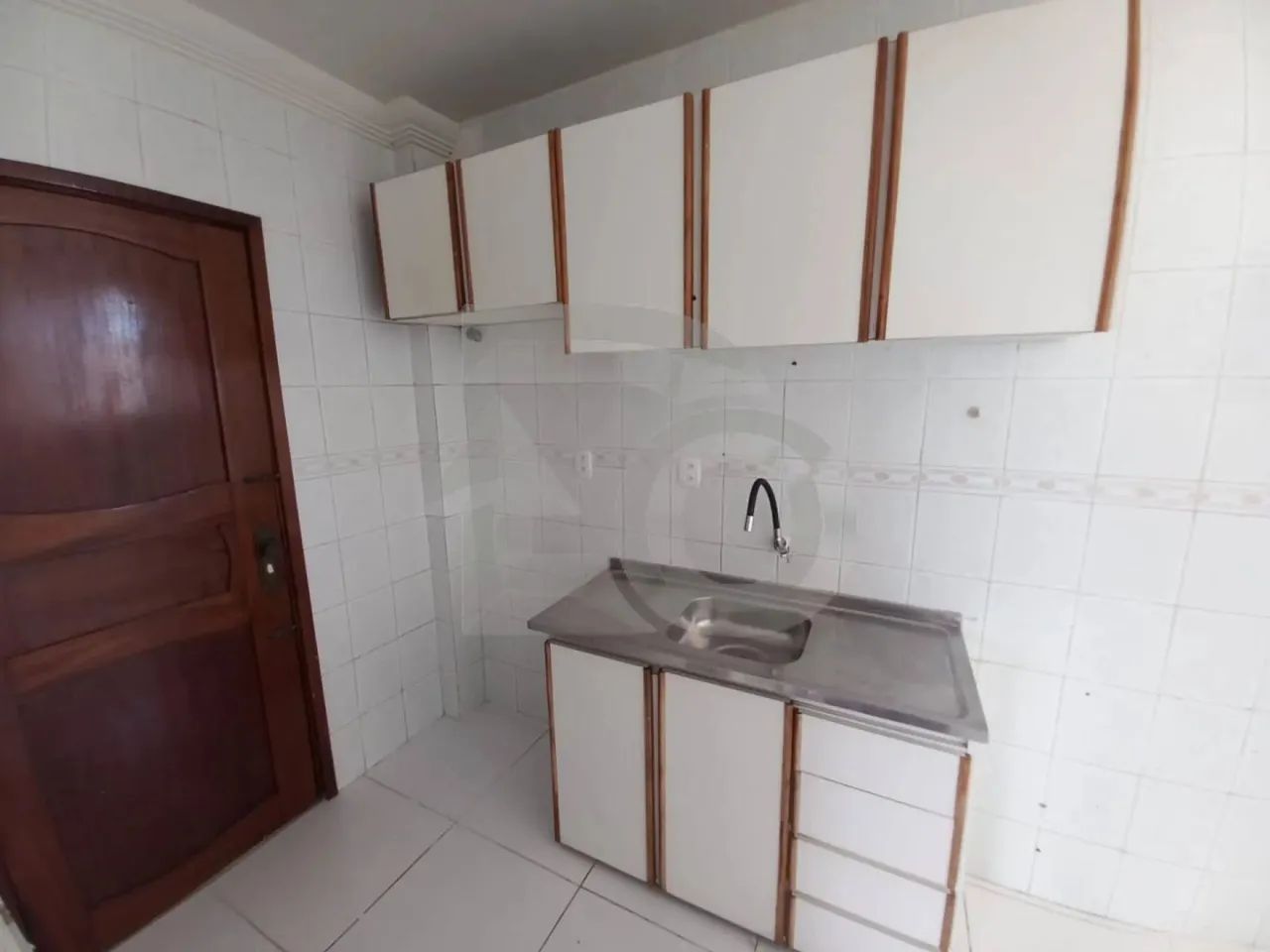 Apartamento no Condomínio Jardim das Palmeiras com 3 Quartos, Dependência, Garagem e Lazer